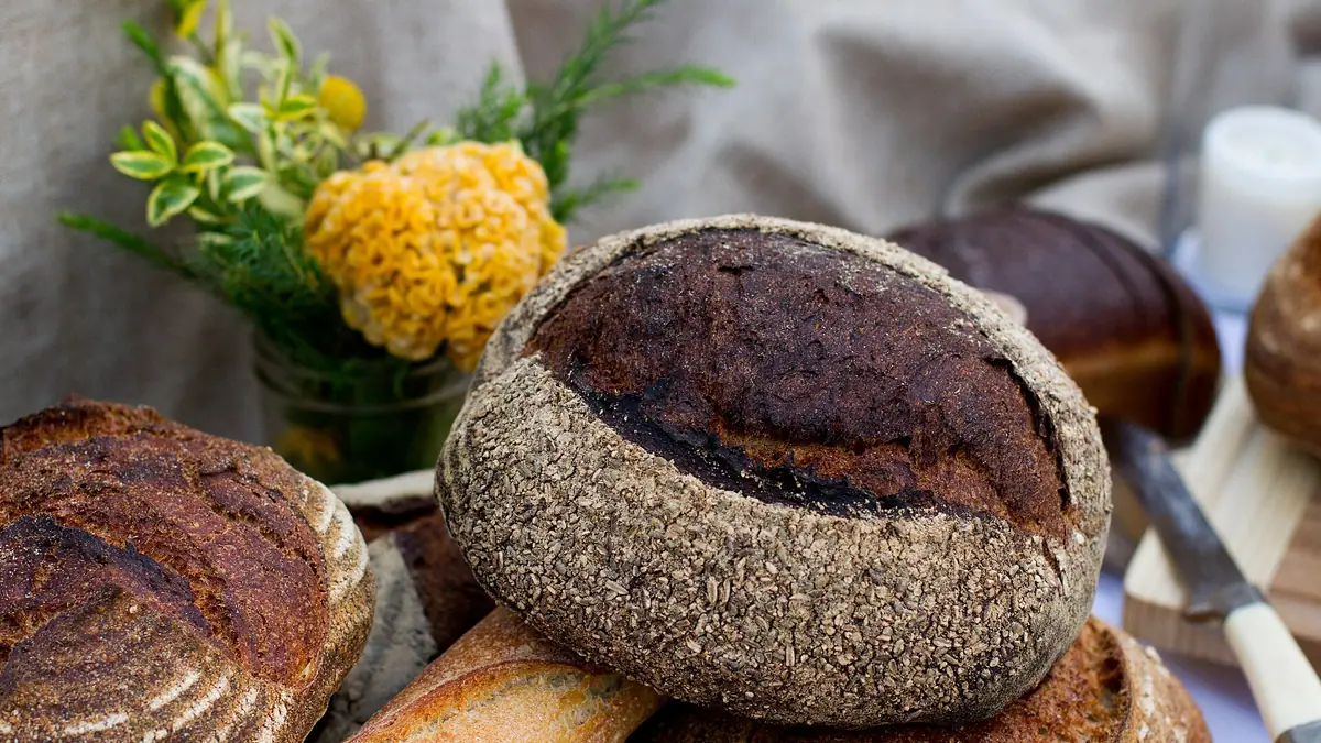 Two Magpies Bakery – artisan bakery in Aldeburgh town centre